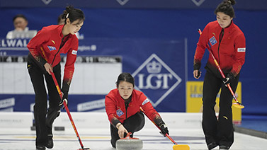 跟队记者：坎比亚索参加尤文部分合练，目标出战罗马.